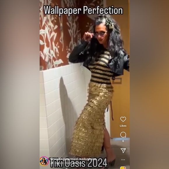 Gold & Black Fringed & Fully Embellished Sleeveless Gown - Picture 3 of 14